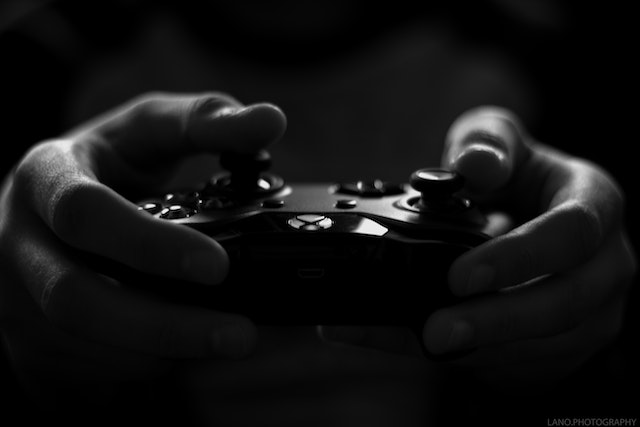 Conheça os riscos e benefícios dos jogos para crianças